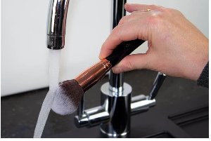 How to clean makeup Brushes offer Health & Beauty